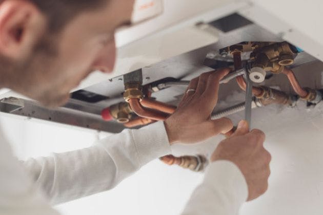 Boiler condensate pipe frozen: safe steps to restore heat